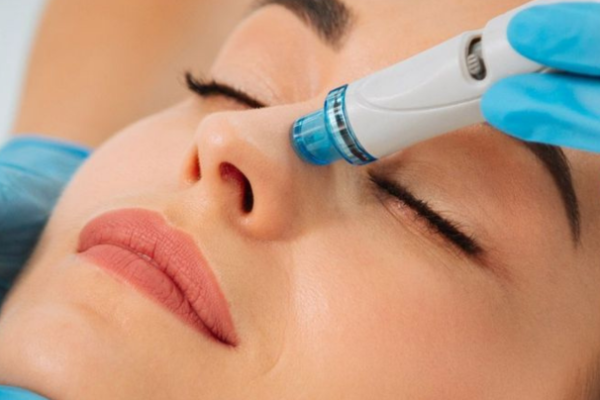 HydraFacial Beauty

A non-invasive treatment that cleanses, exfoliates, and hydrates—leaving your skin glowing, refined, and revitalized.


    Learn More
