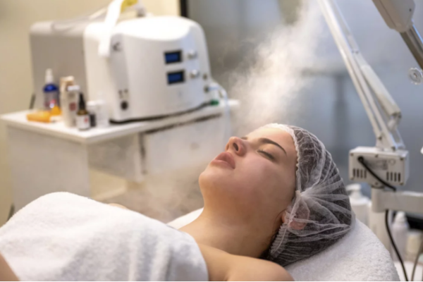 Photorejuvenation

    Pulsed light targets spots, redness, broken capillaries, and signs of aging for a more even, radiant, and revitalized complexion.


    Learn More
